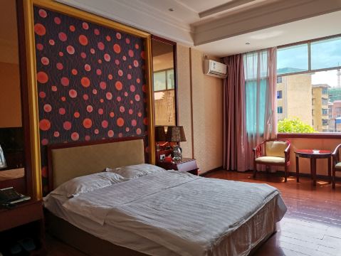 Xingren Jiaxing Hotel