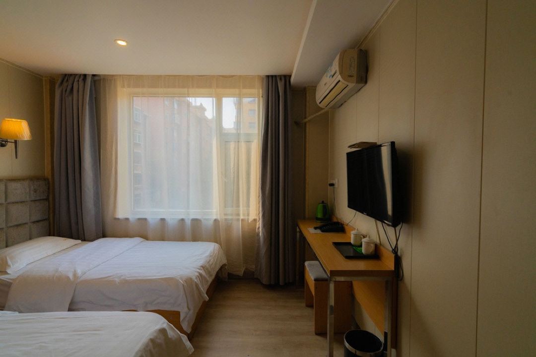 Dongcheng Home Business Hotel (Lanzhou University of Finance and Economics Yuchikou Branch)