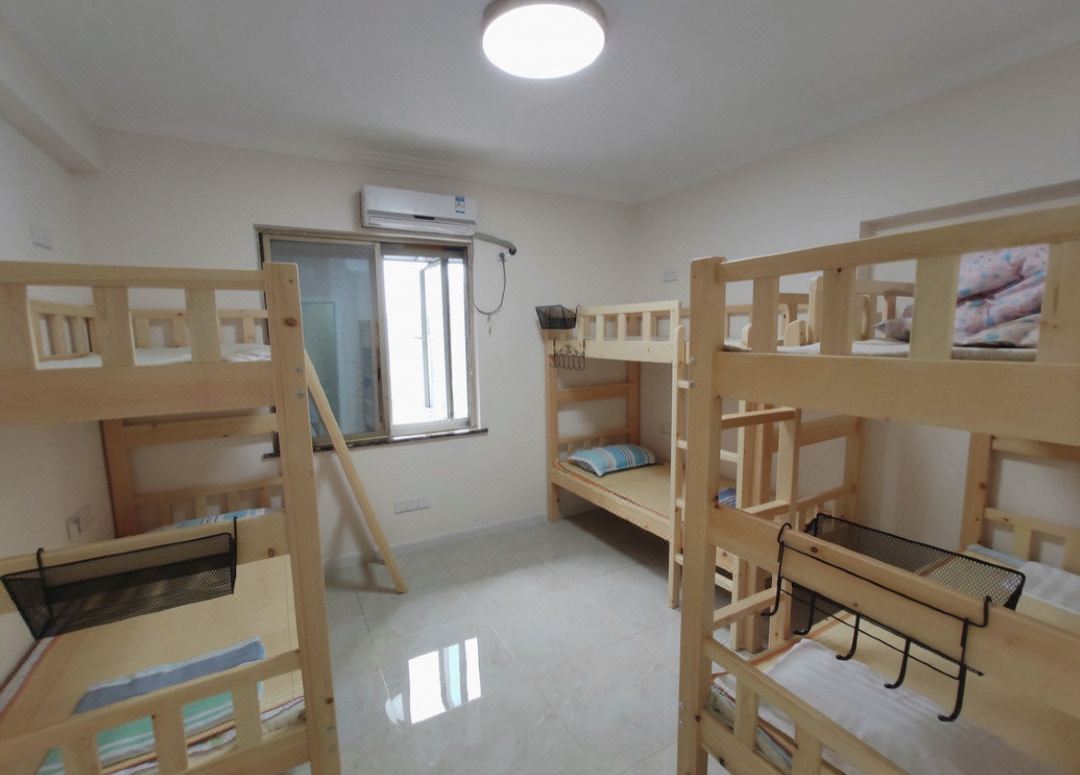 Chongqing Wowo Youth Hostel (Guanyinqiao Pedestrian Street Development Building)