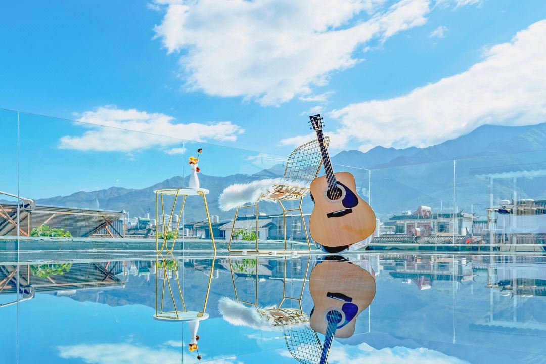 Youji Light Luxury Holiday Inn (Dali Ancient City Branch)