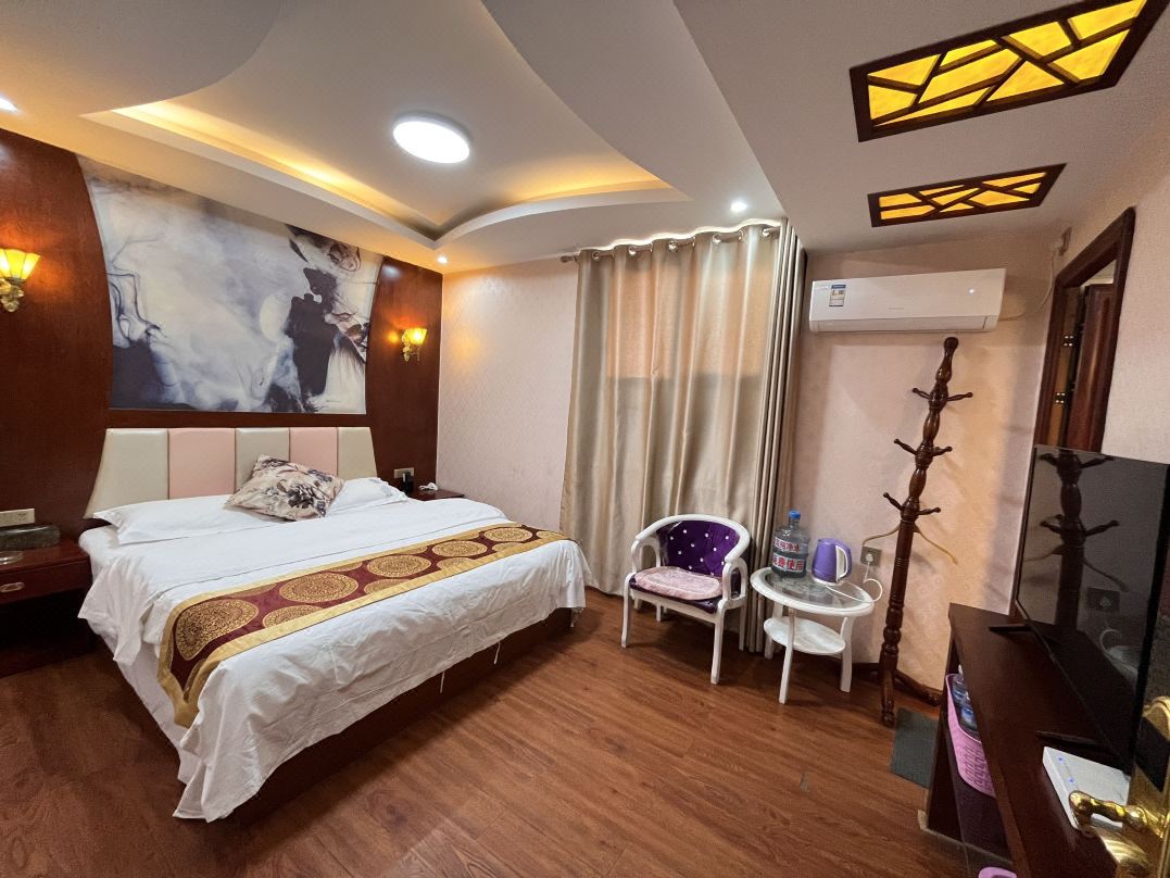 Baoshan Jingxin Hotel (Railway Station)