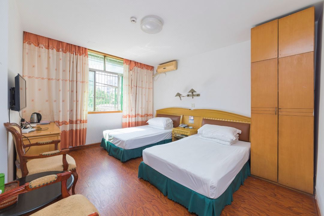 Yueqing Yanwen Hotel