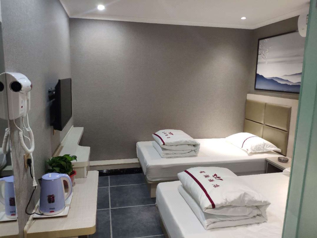 Zhongmu Xinghan Express Hotel