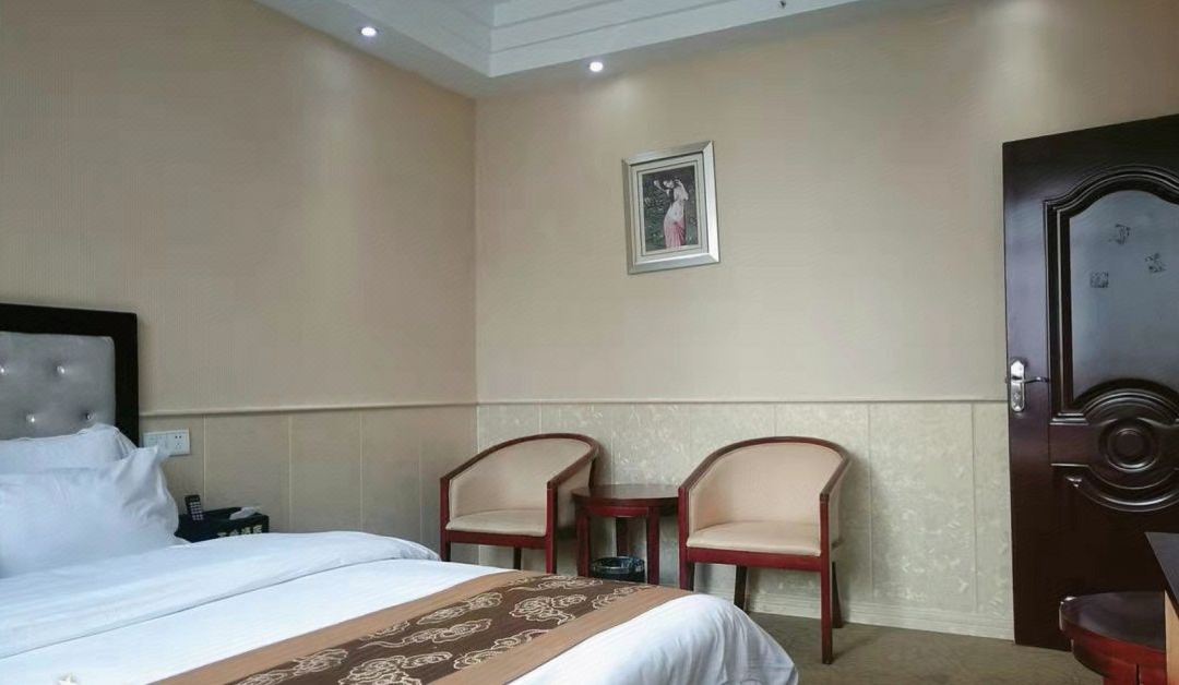 Yilong Tianyi Hotel