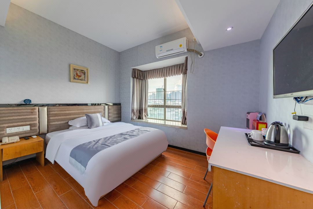 Qingzhuyuexianjiudian. Hotel