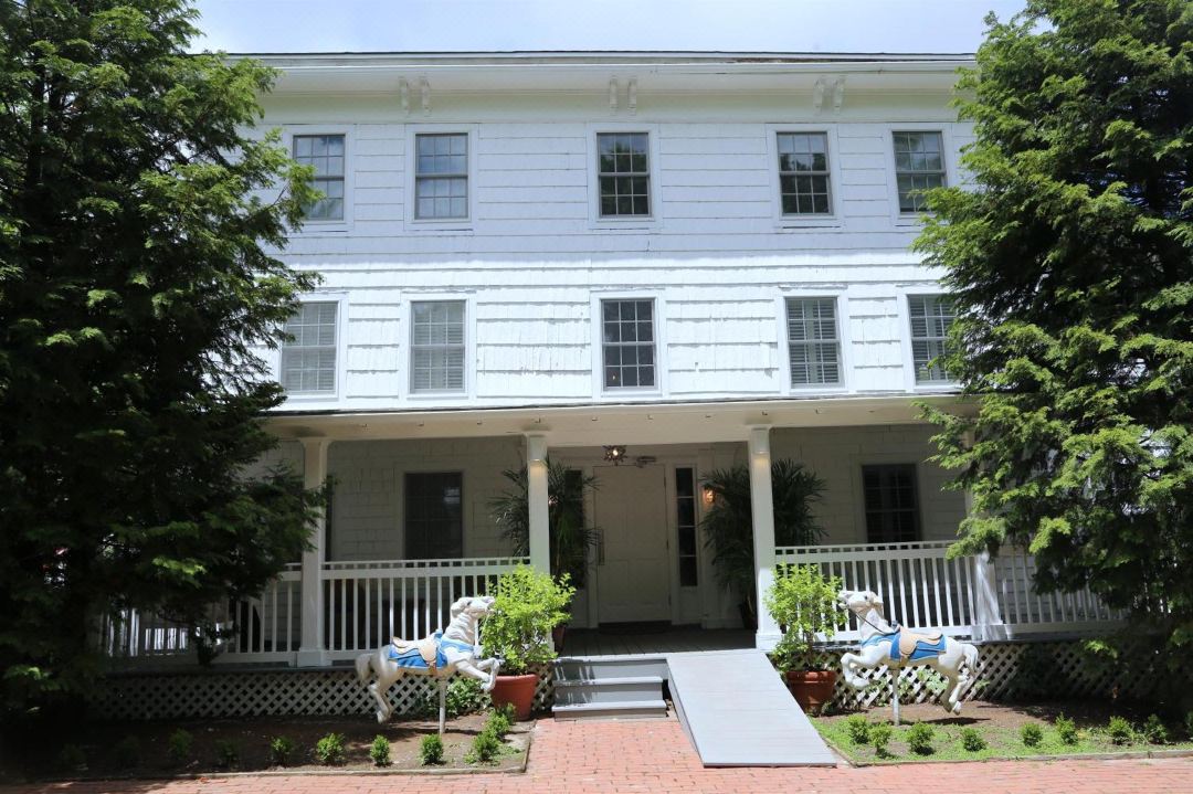Harpoon House