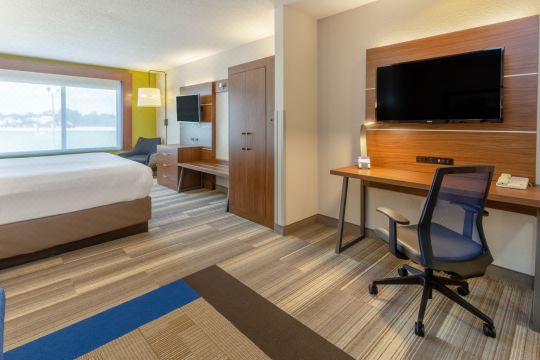 Holiday Inn Express & Suites Vandalia