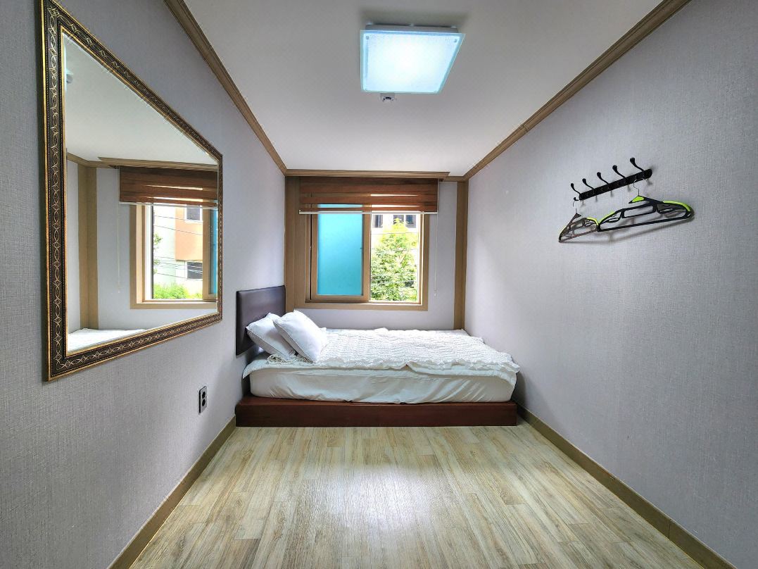 ECozy Hotel