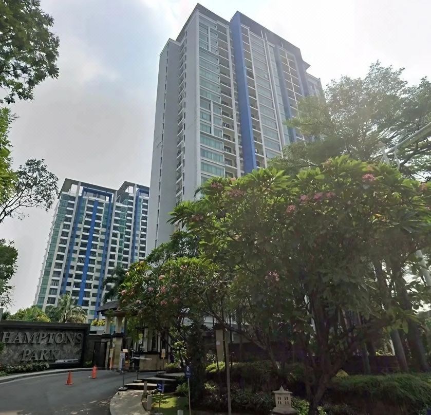 Hampton’s Park Pondok Indah with Spacious living room