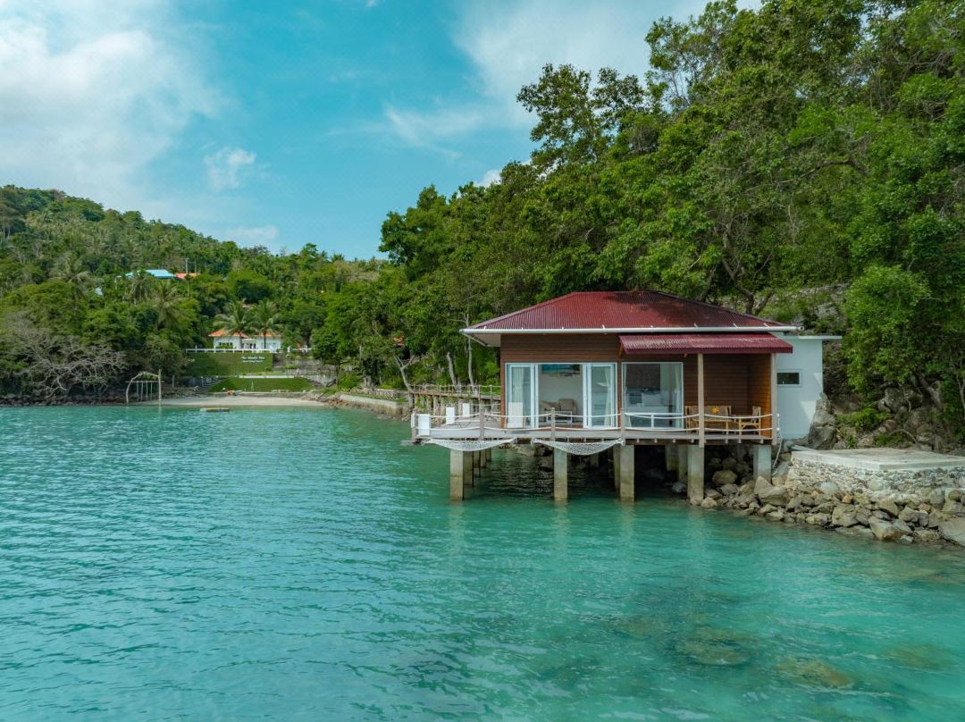 The Hawk's Nest Resort