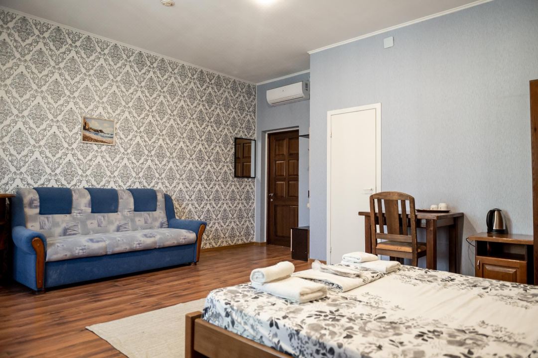 Lucky-House Guest House