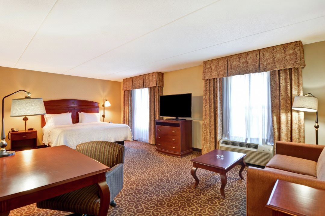 Hampton Inn & Suites Fredericksburg-at Celebrate Virginia