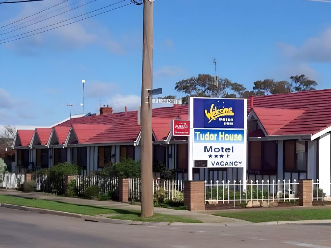 Shepparton Motor Inn Tudor House Motel
