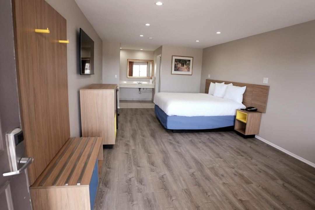 Days Inn by Wyndham Hemet