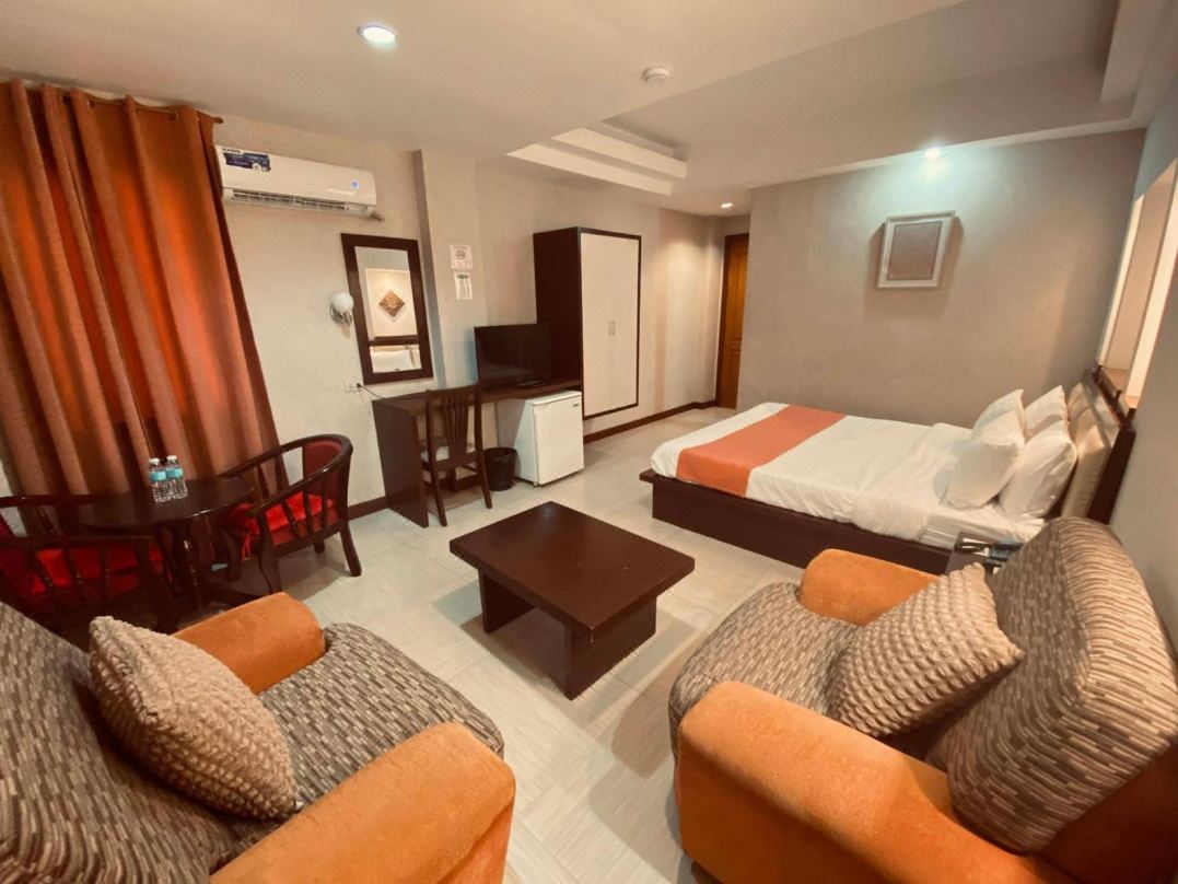Roxas Midtown Hotel