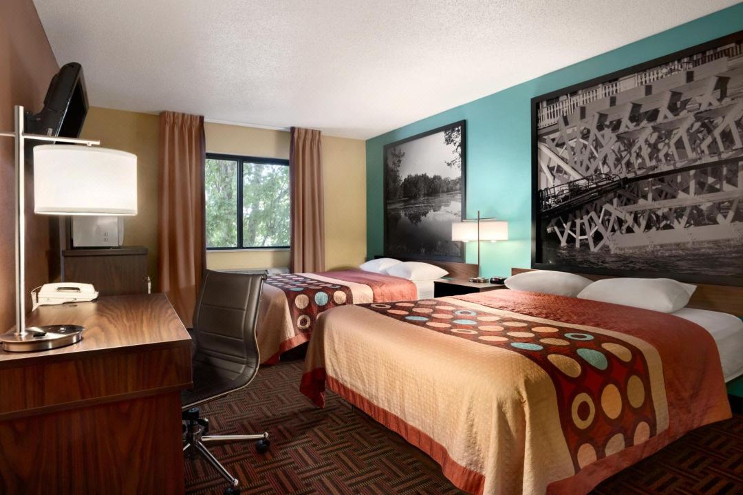 Super 8 by Wyndham Peoria