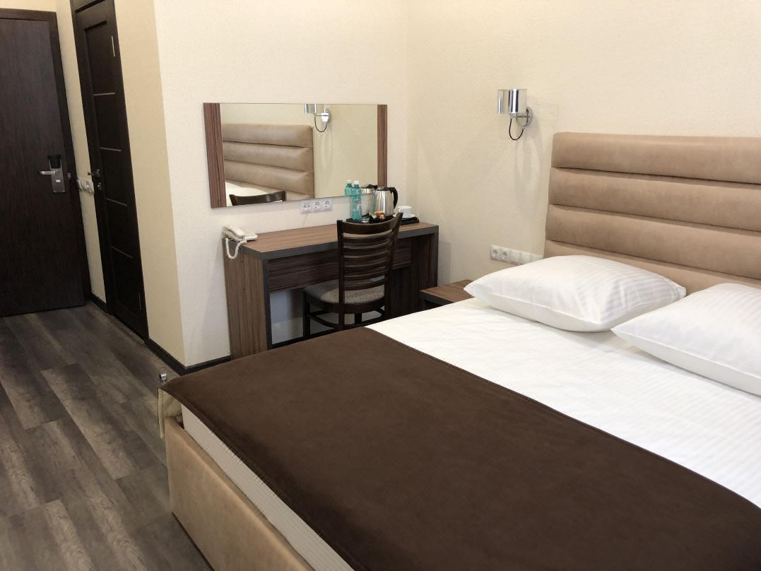 Victoria Center Hotel