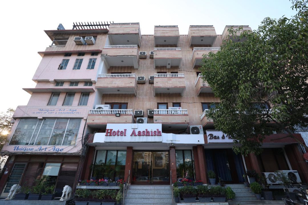 Hotel Aashish
