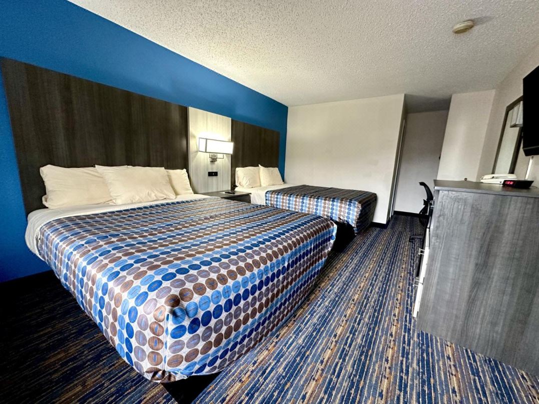 Red Carpet Inn Orchard Park