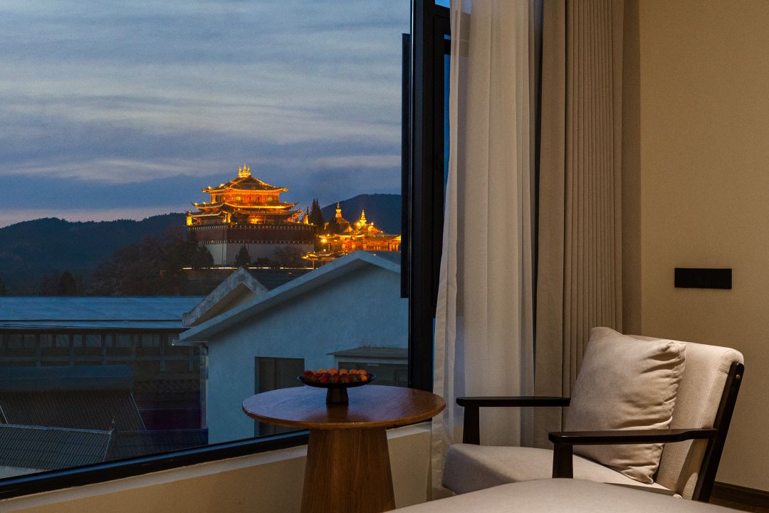 Fanpu Shanju · Oxygen Scenic View Giant Screen Hotel (Shangri-La Dukezong Ancient City)