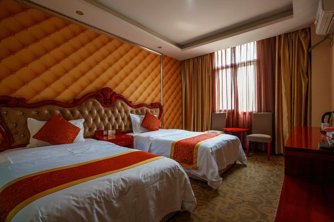 Huangzhong Business Hotel