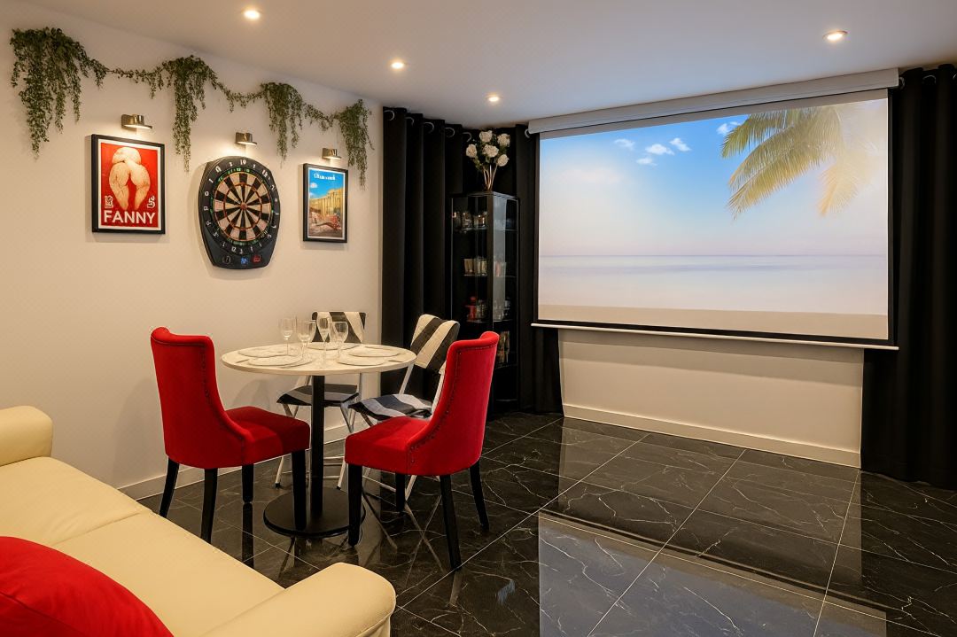 DRoom - Balneo Sauna & Cinema in Menton 4 guests