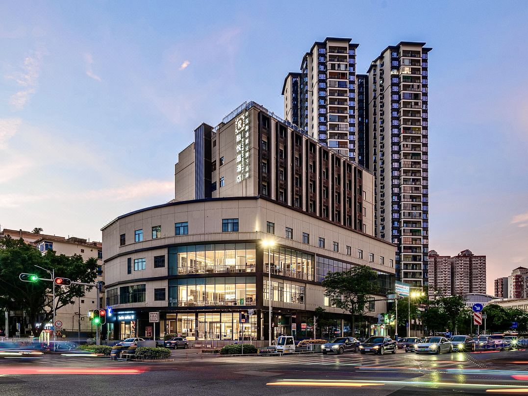ROYEAH HOTEL