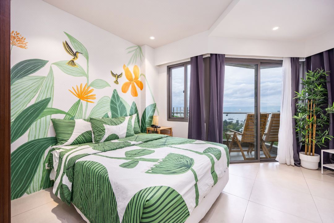 Jungle Studio at Tambuli Ocean View by Dominik Studio with Pool & Balcony in Mactan