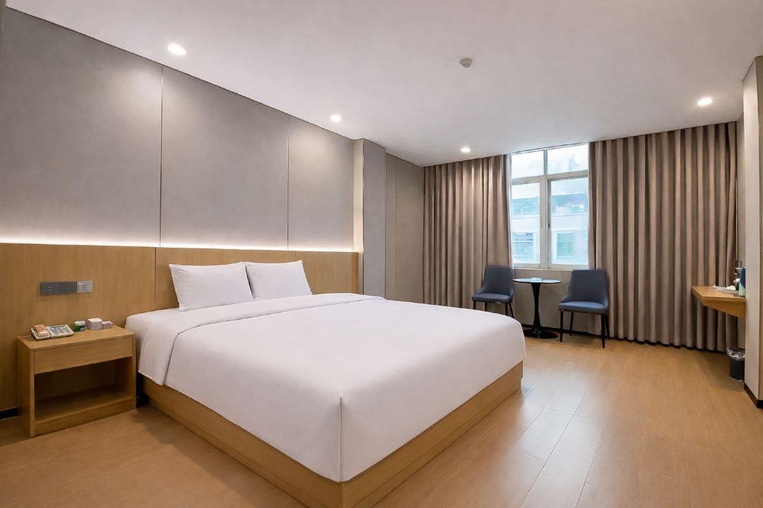 Huishang Hotel (Taqian Bus Station)