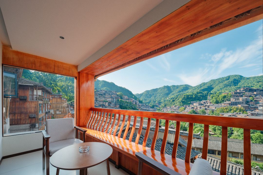 Annie's panoramic beautiful hotel (Xijiang Qianhu Miao Village scenic spot store)