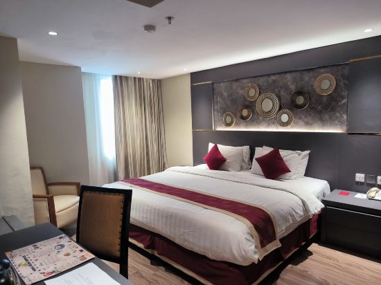 Hermes Palace Hotel Medan - Tap to explore photos