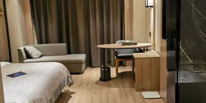 春季酒店(大连北站店)