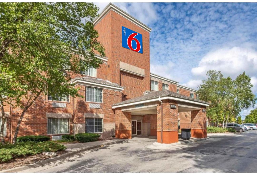 Motel 6 Suites Milwaukee Brookfield, WI