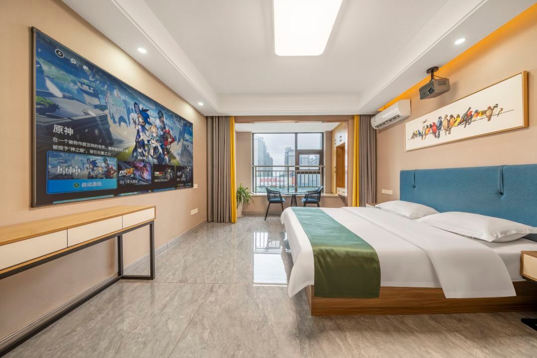 Fengwo Hotel (Xinyang High-speed Railway Station East Station)