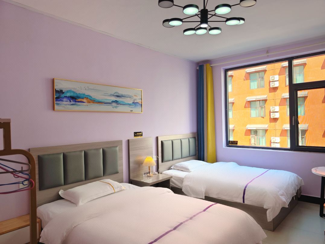 Jinghong Little Pineapple Inn