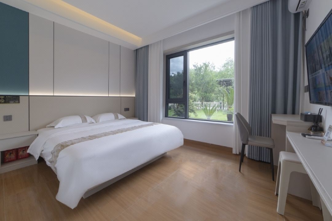 Lianhuaxi Homestay (Zhangjiajie High-Speed Railway West Station)