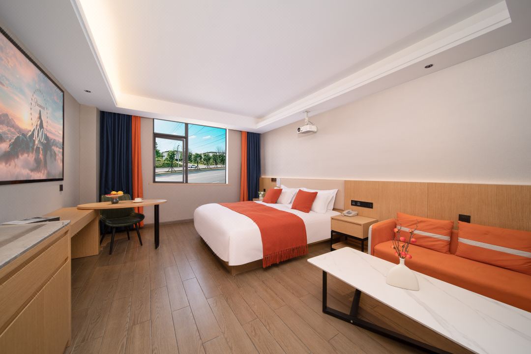 Tong Xing Business Travel Hotel (Longdongbao Airport)