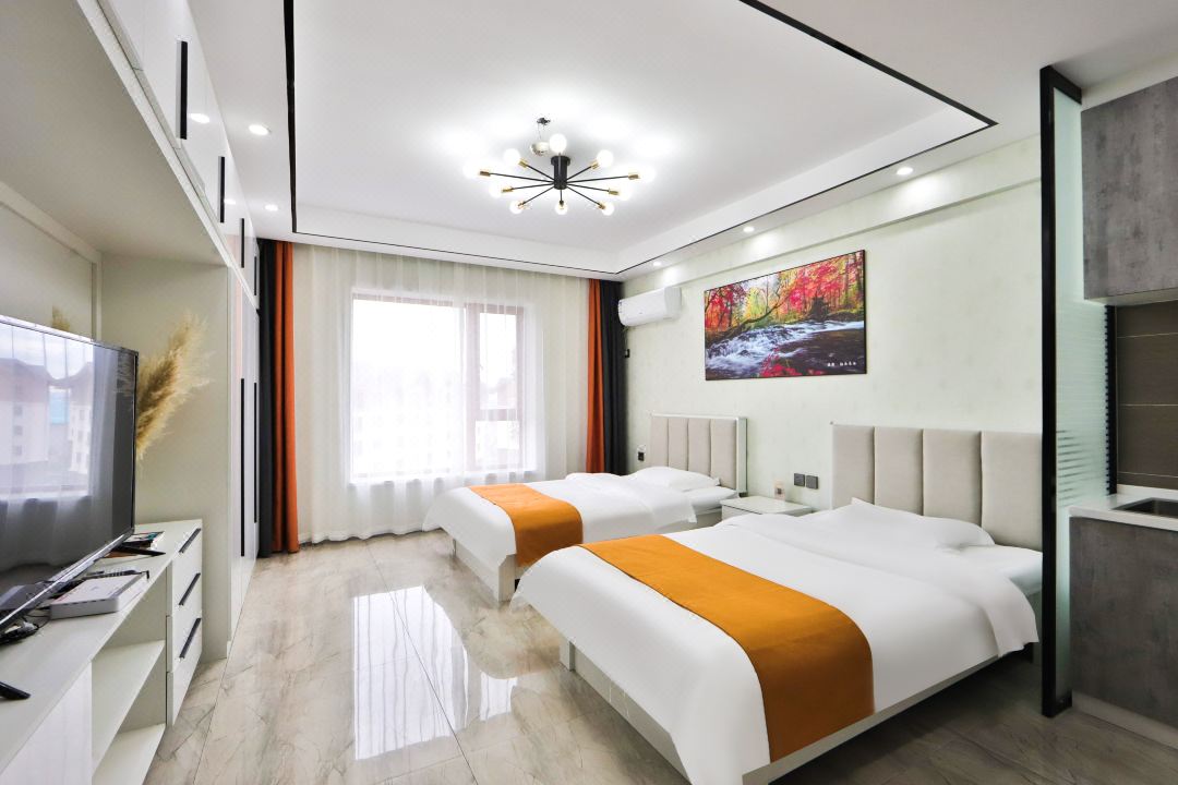 Changbai Mountain Time Town B&B