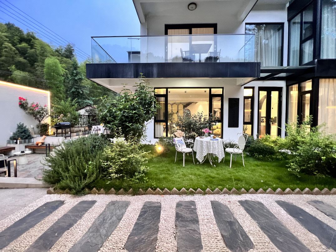 Tonglu Ciwu OMG Darling House