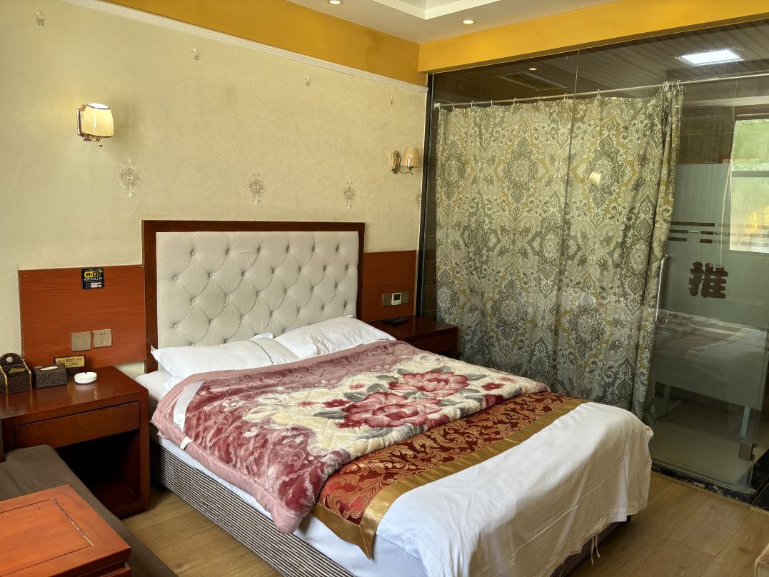 Aba Business Hotel 168