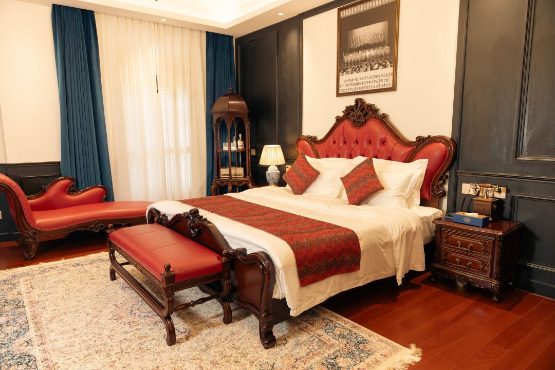 Zhongshan Sunwen West Road Pedestrian Street Sihao Grand Hotel