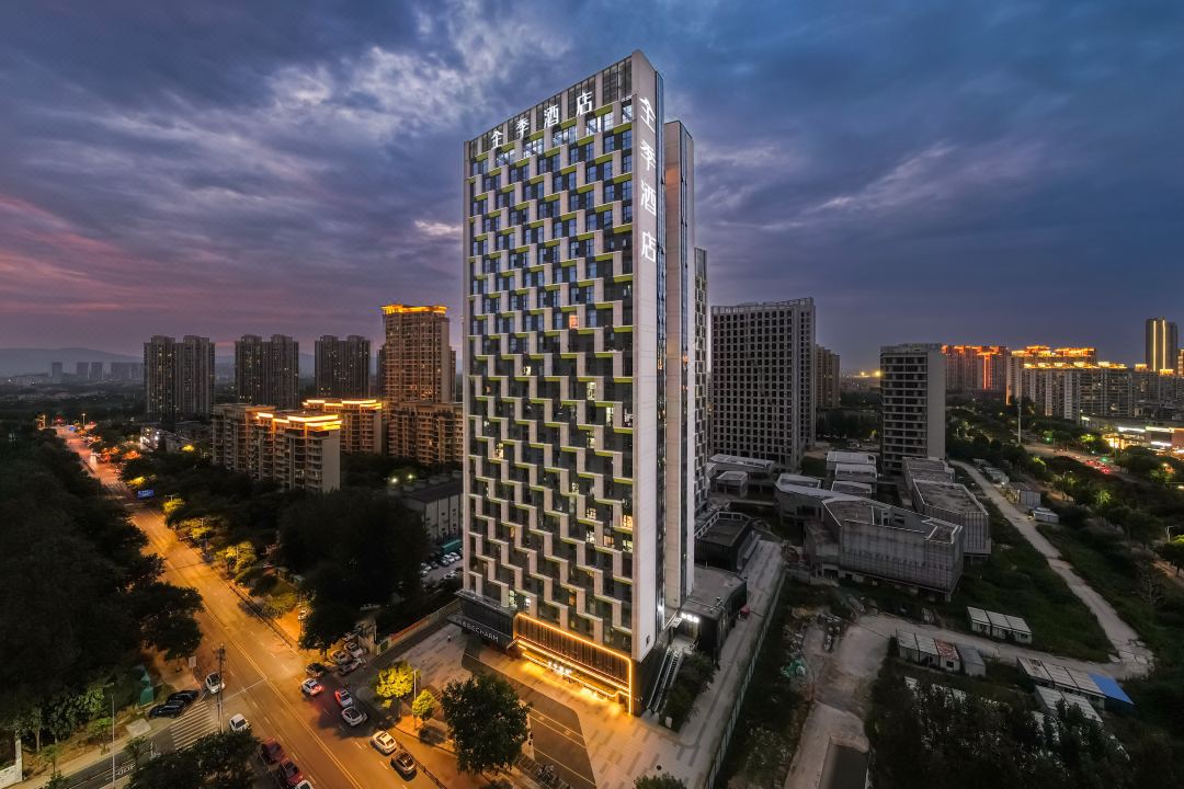 JI Hotel (Nanchang Honggutan Zhujiang Road Subway Station)