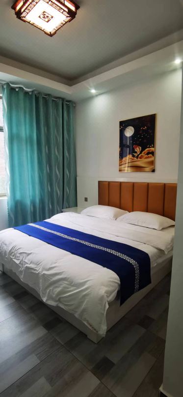 Deqin 214 Hotel