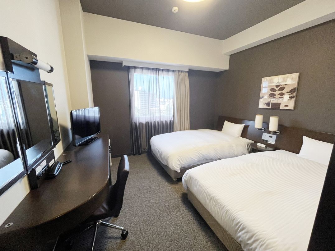 露櫻飯店福井站前店