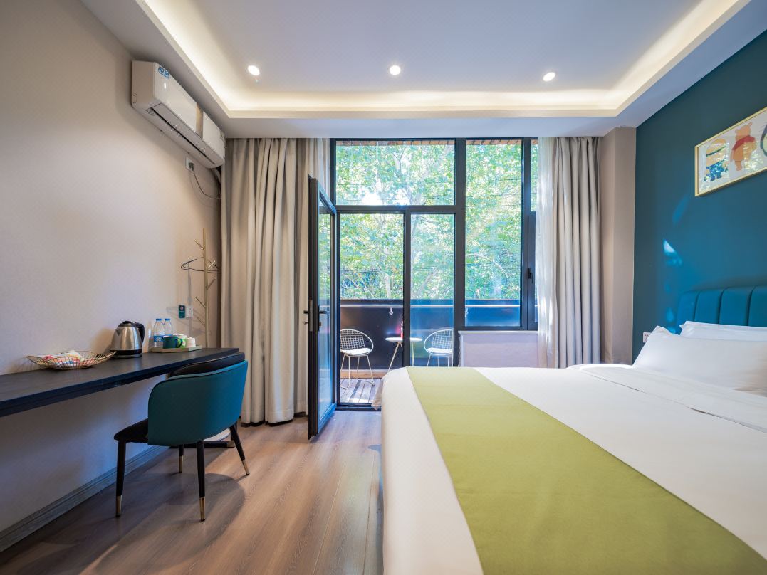 Wutong Su · Selected Designer Hotel (Xi'an Bell and Drum Tower Dachai Metro Station Store)