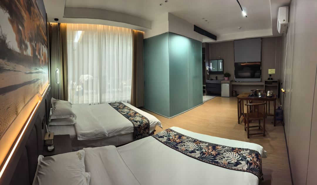 Kaiyue Manor Hotel in Ruoqiang County