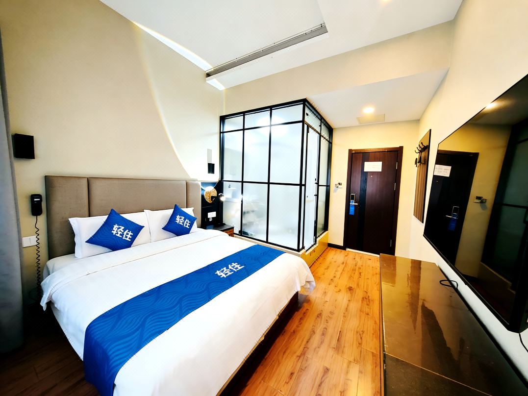 ZHONG YUAN HOTEL