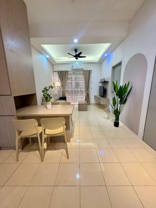 HCK HomeStay Near Sultan Ibrahim Stadium and Skudai Area