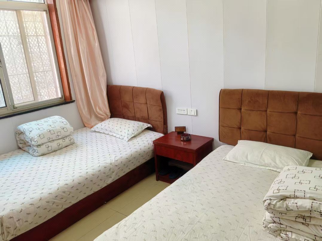Juntai Hotel (Huanghelou Zhongnan University of Economics and Law)