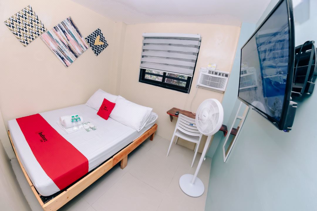 RedDoorz near Mariners Legazpi